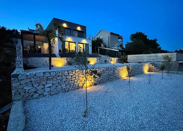 Golden With Heated Pool * Vinišće