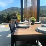 Golden With Heated Pool Βίλα