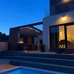 Golden With Heated Pool * Vinišće