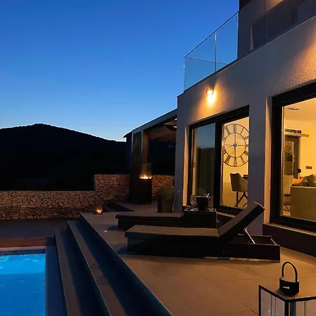 Villa Golden With Heated Pool Vinišće