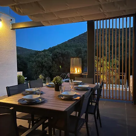 Golden With Heated Pool * Vinišće