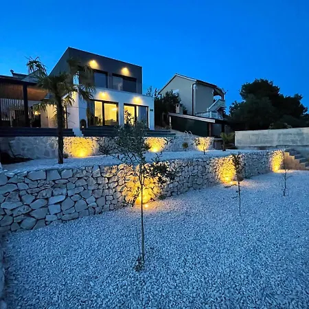 Golden With Heated Pool * Vinišće