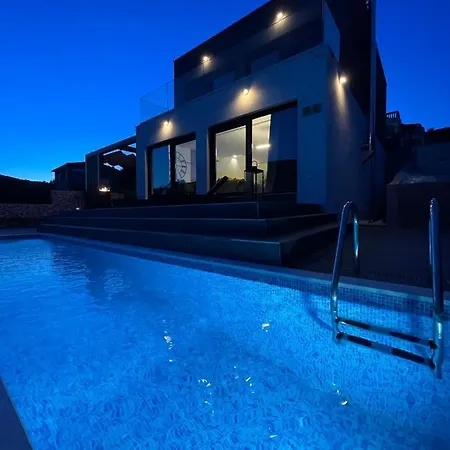 Villa Golden With Heated Pool Vinišće