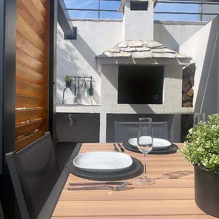 Golden With Heated Pool Villa *