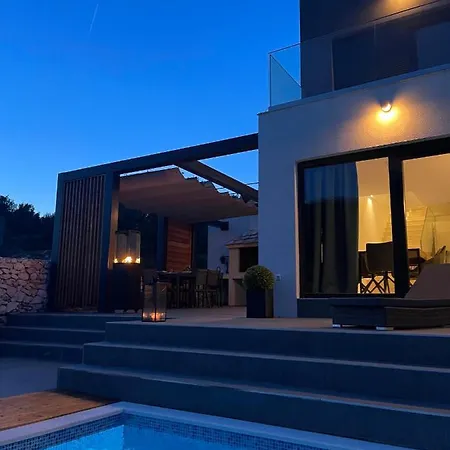 Golden With Heated Pool * Vinišće