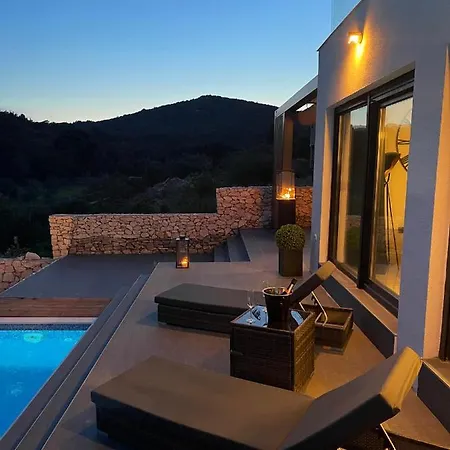 Golden With Heated Pool Villa Vinišće