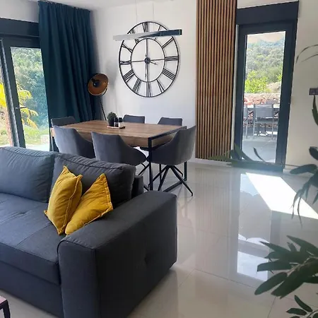 Golden With Heated Pool Villa